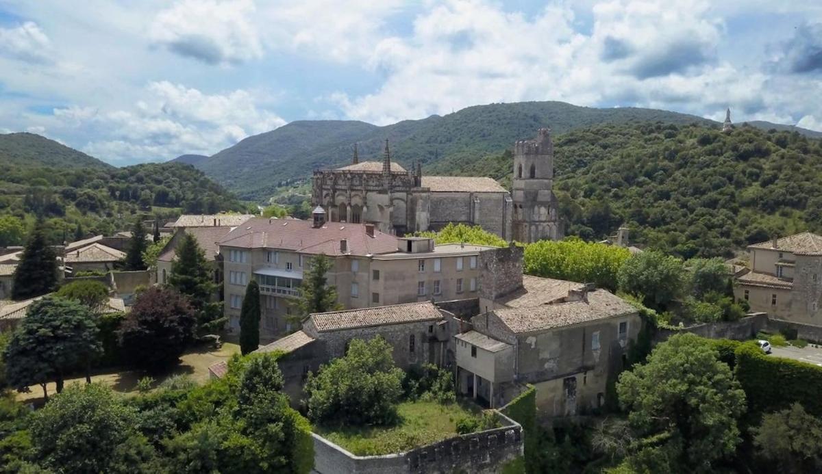 Maison Familiale Du Clos Saint Roch Villa Viviers Luaran gambar